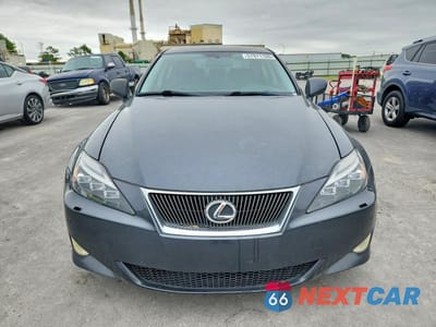 Piąte zdjęcie samochodu w środku: 2006 LEXUS IS 350 VIN:JTHBE262962005563 - miniatura