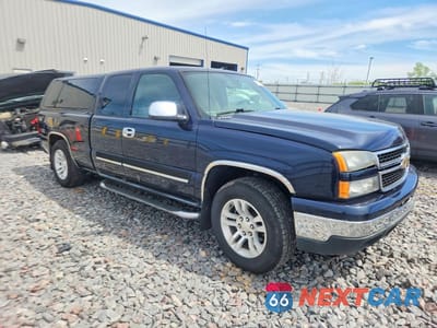 Czwarte zdjęcie samochodu z boku: 2007 CHEVROLET SILVERADO K1500 CLASSIC VIN:1GCEK19ZX7E152520 - miniatura