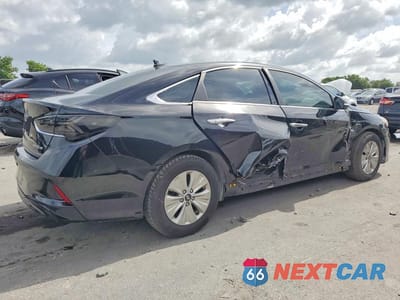 Trzecie zdjęcie samochodu z tyłu: 2019 HYUNDAI SONATA HYBRID SE VIN:KMHE24L37KA088339 - miniatura