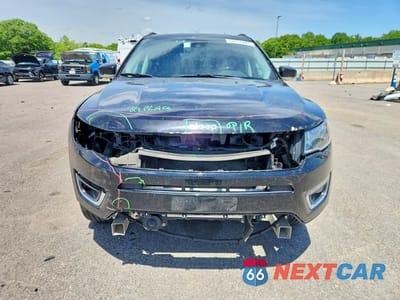 Piąte zdjęcie samochodu w środku: 2021 JEEP COMPASS LIMITED VIN:3C4NJDCB0MT590118 - miniatura