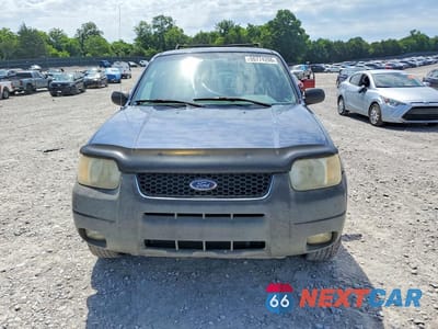 Piąte zdjęcie samochodu w środku: 2002 FORD ESCAPE XLT VIN:1FMYU04112KC28179 - miniatura