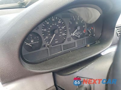 Zdjęcie 9 z 13 samochodu: 2005 BMW 325 I VIN:WBAET37475NJ86960 - miniatura