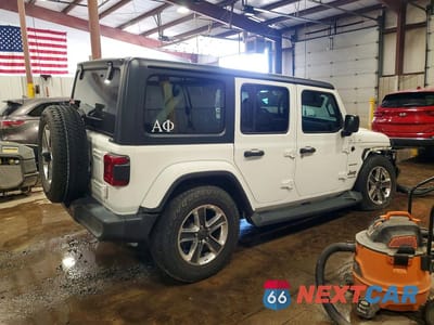 Trzecie zdjęcie samochodu z tyłu: 2020 JEEP WRANGLER UNLIMITED SAHARA VIN:1C4HJXEN8LW152901 - miniatura