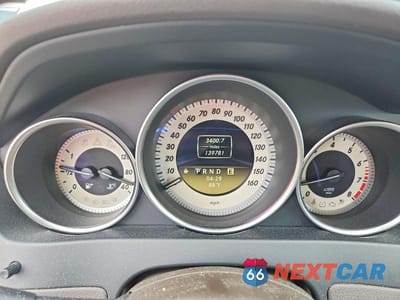 Zdjęcie 9 z 12 samochodu: 2012 MERCEDES-BENZ C 250 VIN:WDDGF4HBXCA602855 - miniatura