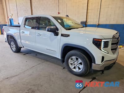 Czwarte zdjęcie samochodu z boku: 2023 GMC SIERRA K1500 SLE VIN:3GTUUBED7PG247616 - miniatura