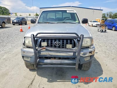 Piąte zdjęcie samochodu w środku: 2001 TOYOTA TACOMA XTRACAB VIN:5TEWM72N01Z815851 - miniatura