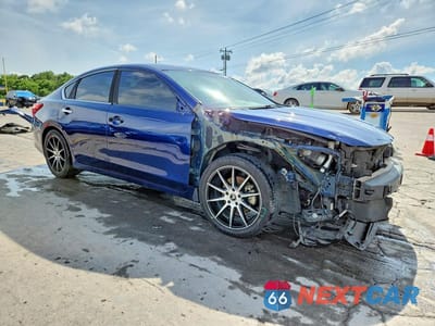 Czwarte zdjęcie samochodu z boku: 2016 NISSAN ALTIMA 2.5 SR VIN:1N4AL3AP5GC266380 - miniatura