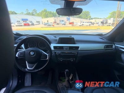 Zdjęcie 9 z 10 samochodu: 2017 BMW X1 SDRIVE28I VIN:WBXHU7C39H5H33108 - miniatura