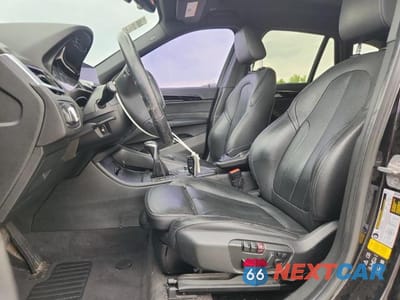 Zdjęcie 7 z 13 samochodu: 2017 BMW X1 XDRIVE28I VIN:WBXHT3C32H5F74315 - miniatura