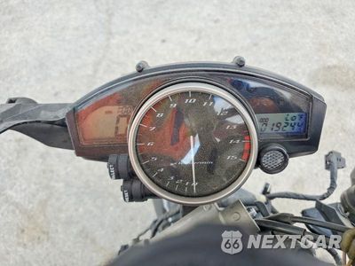 Zdjęcie 7 z 9 samochodu: 2006 YAMAHA YZFR1 VIN:JYARN15E36A005002 - miniatura