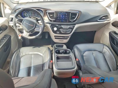 Zdjęcie 8 z 13 samochodu: 2018 CHRYSLER PACIFICA TOURING L VIN:2C4RC1BGXJR317886 - miniatura