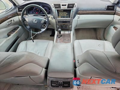 Zdjęcie 8 z 12 samochodu: 2007 LEXUS LS 460 VIN:JTHBL46F075029397 - miniatura