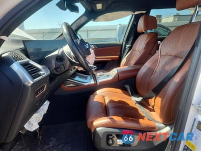 Zdjęcie 7 z 12 samochodu: 2024 BMW X7 M60I VIN:5UX33EM00R9S98553 - miniatura