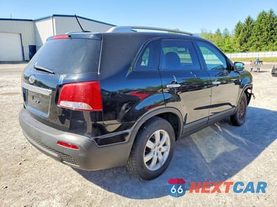 Trzecie zdjęcie samochodu z tyłu: 2012 KIA SORENTO LX VIN:5XYKT3A65CG195239 - miniatura