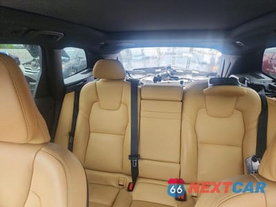 Zdjęcie 10 z 13 samochodu: 2019 VOLVO XC60 T5 VIN:LYV102RK0KB289777 - miniatura
