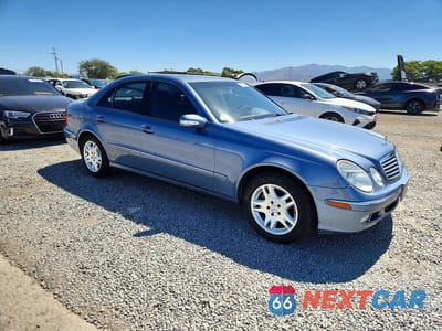 Czwarte zdjęcie samochodu z boku: 2003 MERCEDES-BENZ E 320 VIN:WDBUF65J53A151918 - miniatura