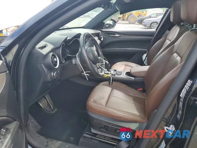 Zdjęcie 7 z 13 samochodu: 2023 ALFA ROMEO STELVIO TI VIN:ZASPAKBN6P7D55604 - miniatura