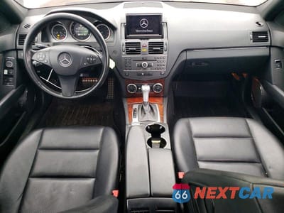 Zdjęcie 8 z 13 samochodu: 2011 MERCEDES-BENZ C 300 4MATIC VIN:WDDGF8BB3BR133589 - miniatura