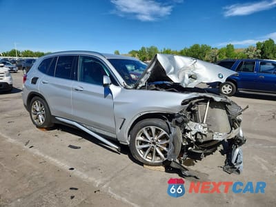 Czwarte zdjęcie samochodu z boku: 2019 BMW X3 XDRIVE30I VIN:5UXTR9C53KLE13340 - miniatura