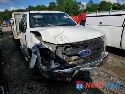 Czwarte zdjęcie samochodu z boku: 2017 FORD F350 SUPER DUTY VIN:1FD8X3H67HED87696 - miniatura