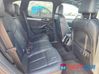 Zdjęcie 11 z 13 samochodu: 2013 PORSCHE CAYENNE GTS VIN:WP1AD2A20DLA71805 - miniatura