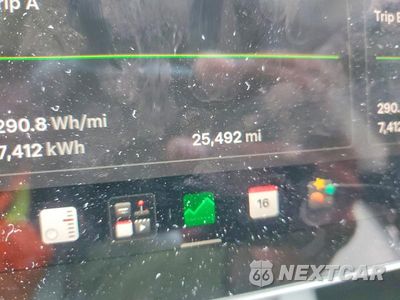 Zdjęcie 17 z 24 samochodu: 2024 TESLA MODEL Y VIN:7SAYGDEF1RF027552 - miniatura
