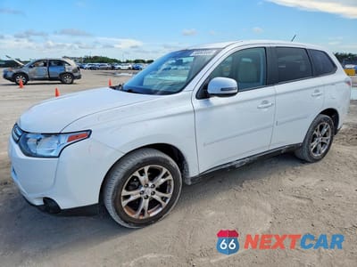 2014 MITSUBISHI OUTLANDER SE JA4AD3A33EZ015852 - główne zdjęcie licytacji z USA - miniatura