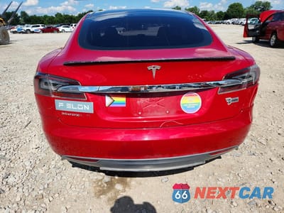 Zdjęcie 6 z 13 samochodu: 2014 TESLA MODEL S VIN:5YJSA1H17EFP30229 - miniatura