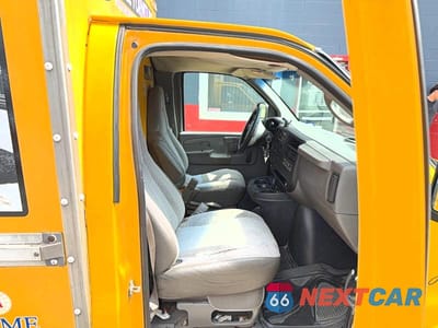 Piąte zdjęcie samochodu w środku: 2004 GMC SAVANA CUTAWAY G3500 VIN:1GDGG31V141906479 - miniatura