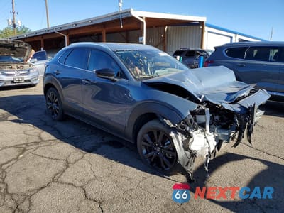 Czwarte zdjęcie samochodu z boku: 2024 MAZDA CX-30 4D SUV S CARBON EDITION VIN:3MVDMBCM5RM682687 - miniatura