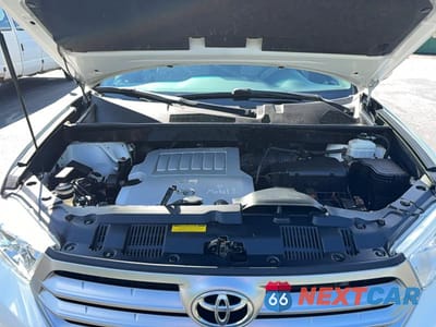 Zdjęcie 7 z 10 samochodu: 2011 TOYOTA HIGHLANDER BASE VIN:5TDBK3EH6BS057645 - miniatura