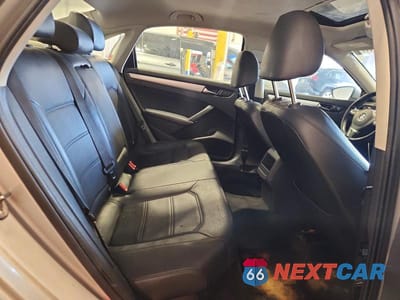 Zdjęcie 10 z 12 samochodu: 2012 VOLKSWAGEN PASSAT SE VIN:1VWBP7A33CC014125 - miniatura