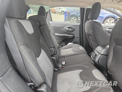 Zdjęcie 10 z 12 samochodu: 2016 JEEP CHEROKEE SPORT VIN:1C4PJMAB0GW247187 - miniatura