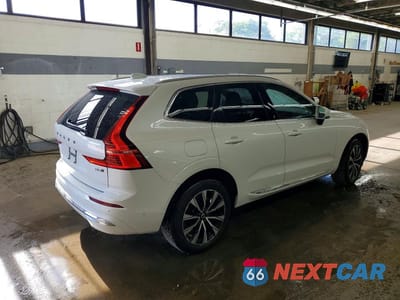 Trzecie zdjęcie samochodu z tyłu: 2023 VOLVO XC60 PLUS VIN:YV4L12RE1P1266018 - miniatura