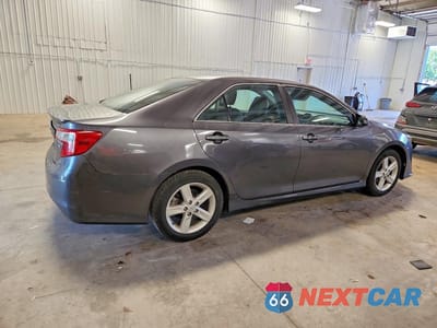 Trzecie zdjęcie samochodu z tyłu: 2014 TOYOTA CAMRY SE VIN:4T1BF1FKXEU315387 - miniatura