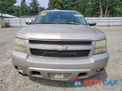 Piąte zdjęcie samochodu w środku: 2009 CHEVROLET SUBURBAN K1500 LT VIN:1GNFK26369R281304 - miniatura