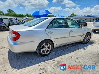Trzecie zdjęcie samochodu z tyłu: 2003 TOYOTA CAMRY XLE VIN:4T1BE32K83U722335 - miniatura