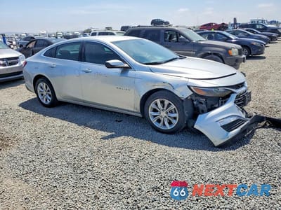 Czwarte zdjęcie samochodu z boku: 2020 CHEVROLET MALIBU LT VIN:1G1ZD5ST7LF040957 - miniatura