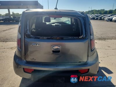 Zdjęcie 6 z 13 samochodu: 2010 KIA SOUL + VIN:KNDJT2A22A7171915 - miniatura