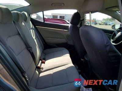 Zdjęcie 10 z 12 samochodu: 2019 HYUNDAI ELANTRA SE VIN:5NPD74LF6KH495525 - miniatura