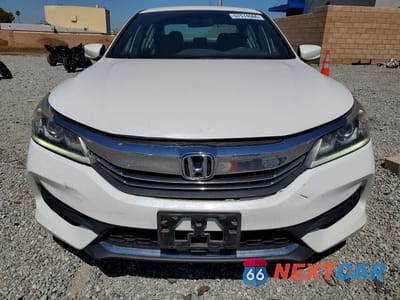 Piąte zdjęcie samochodu w środku: 2017 HONDA ACCORD SPORT VIN:1HGCR2F57HA073519 - miniatura