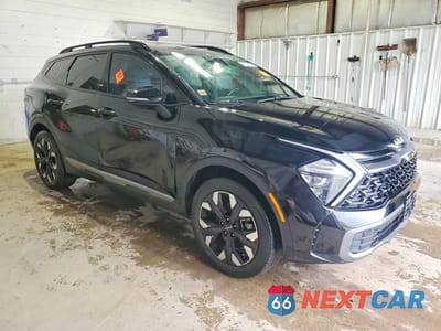 Czwarte zdjęcie samochodu z boku: 2023 KIA SPORTAGE X LINE VIN:5XYK6CAF1PG056643 - miniatura
