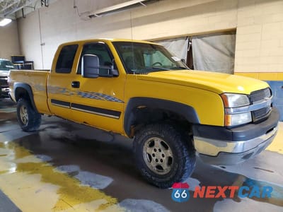 Czwarte zdjęcie samochodu z boku: 2003 CHEVROLET SILVERADO K1500 VIN:1GCEK19T23Z328006 - miniatura