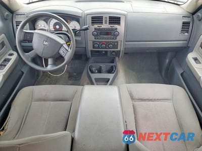 Zdjęcie 8 z 12 samochodu: 2006 DODGE DAKOTA QUAD SLT VIN:1D7HW48N16S710908 - miniatura