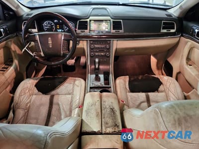 Zdjęcie 8 z 12 samochodu: 2009 LINCOLN MKS VIN:1LNHM93R79G623282 - miniatura