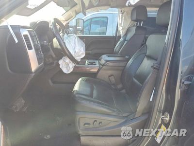 Zdjęcie 7 z 12 samochodu: 2019 GMC SIERRA K2500 SLT VIN:1GT12REY4KF134088 - miniatura