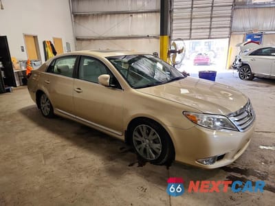 Czwarte zdjęcie samochodu z boku: 2011 TOYOTA AVALON BASE VIN:4T1BK3DB3BU390728 - miniatura