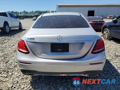 Zdjęcie 6 z 12 samochodu: 2017 MERCEDES-BENZ E 300 VIN:WDDZF4JB8HA031201 - miniatura