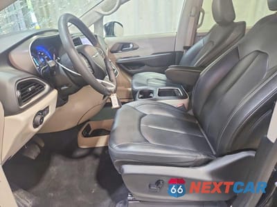 Zdjęcie 7 z 13 samochodu: 2024 CHRYSLER PACIFICA TOURING L VIN:2C4RC1BG4RR178818 - miniatura