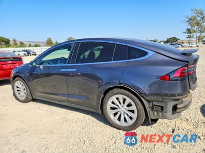 Drugie zdjęcie samochodu z przodu: 2017 TESLA MODEL X VIN:5YJXCBE26HF077027 - miniatura